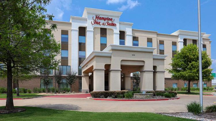 Hampton Inn & Suites Dallas Exterior