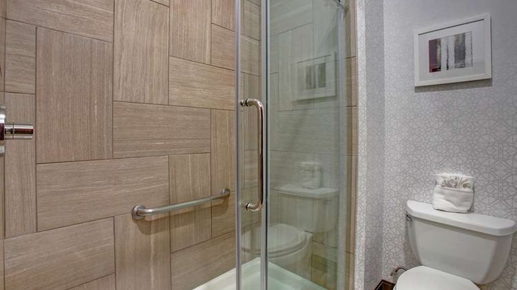 Hampton Inn & Suites Dallas Room