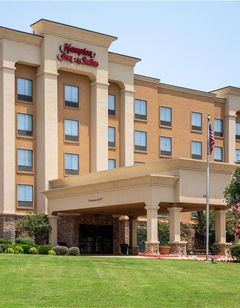 Hampton Inn & Suites Arlington North
