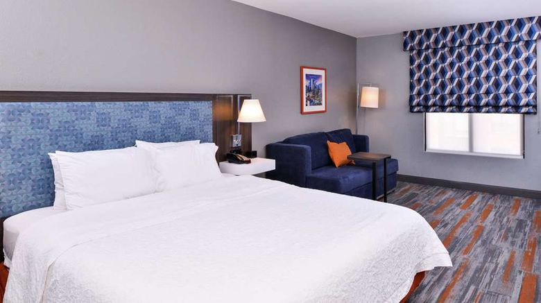<b>Hampton Inn & Suites Legacy Park Room</b>. Images powered by <a href="https://iceportal.shijigroup.com/" title="IcePortal" target="_blank">IcePortal</a>.