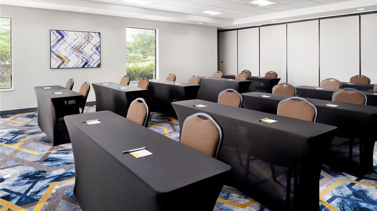 Hampton Inn & Suites DFW Meeting