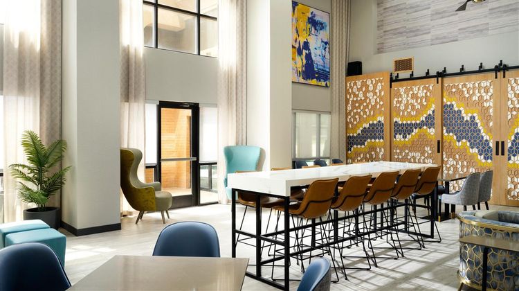 Hampton Inn & Suites DFW Lobby