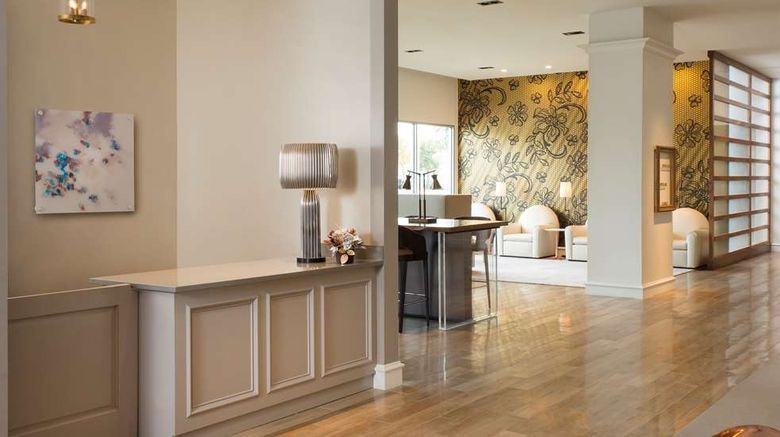 <b>Doubletree Dallas Love Field Lobby</b>. Images powered by <a href="https://iceportal.shijigroup.com/" title="IcePortal" target="_blank">IcePortal</a>.