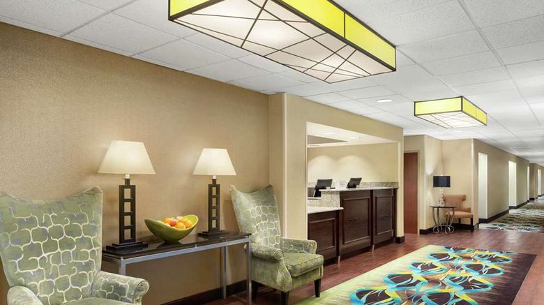 <b>Hampton Inn Dallas/Irving-Las Colinas Lobby</b>. Images powered by <a href="https://iceportal.shijigroup.com/" title="IcePortal" target="_blank">IcePortal</a>.