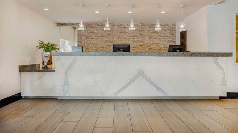 <b>Homewood Suites Richardson Lobby</b>. Images powered by <a href="https://iceportal.shijigroup.com/" title="IcePortal" target="_blank">IcePortal</a>.