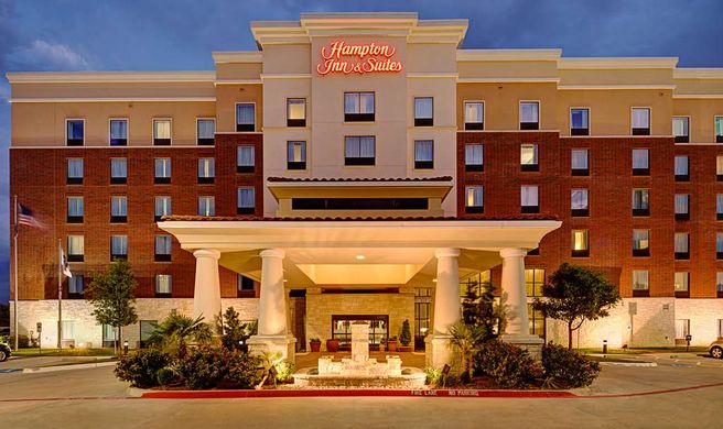 Hampton Inn & Suites Dallas/Lewisville Exterior