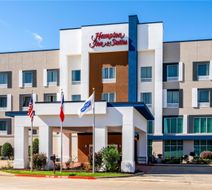 Hampton Inn & Suites Waxahachie Exterior