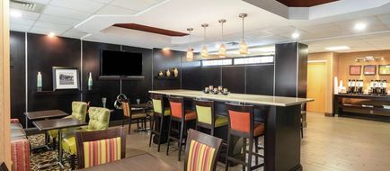 Hampton Inn Dublin Lobby