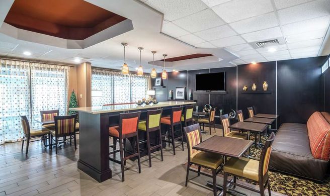 Hampton Inn Dublin Lobby