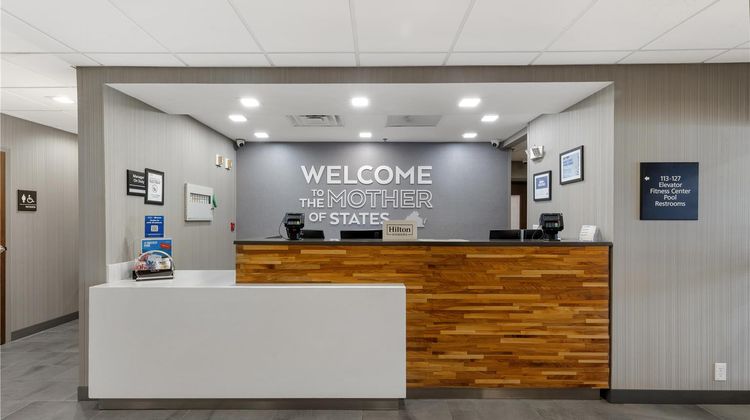Hampton Inn Dublin Lobby