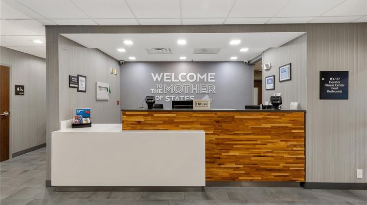 Hampton Inn Dublin Lobby