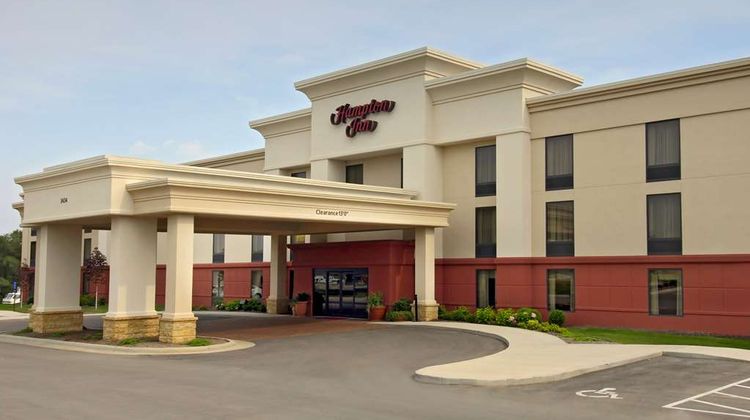 Hampton Inn Dubuque Exterior