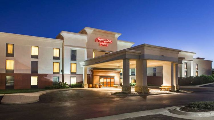Hampton Inn Dubuque Exterior