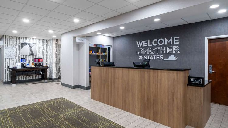 Hampton Inn Dahlgren, VA Lobby