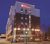Hilton Garden Inn Falls Church Exterior