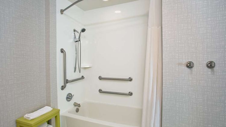 Hampton Inn & Suites Athens/I-65 Room