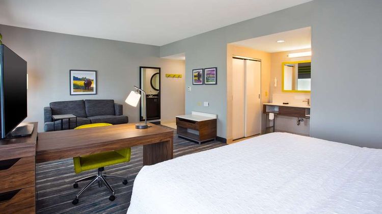 Hampton Inn & Suites Athens/I-65 Room