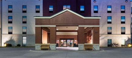 Hampton Inn & Suites - Dodge City Exterior