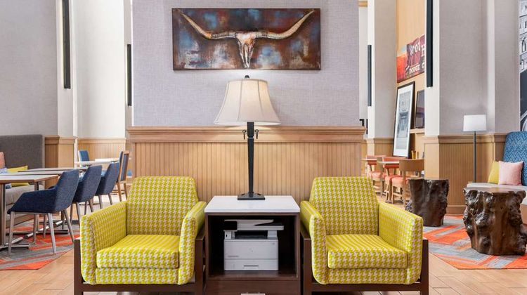 Hampton Inn & Suites - Dodge City Lobby