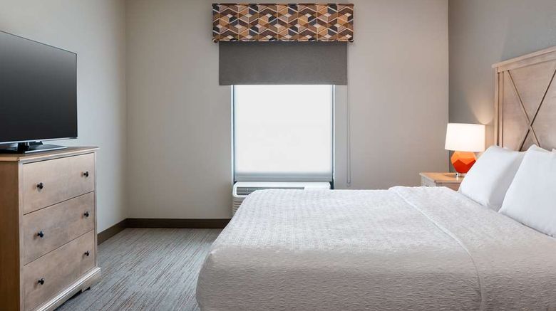 <b>Hampton Inn & Suites - Dodge City Room</b>. Images powered by <a href="https://iceportal.shijigroup.com/" title="IcePortal" target="_blank">IcePortal</a>.