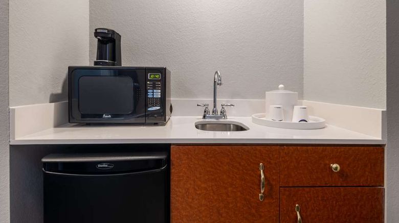 <b>Hampton Inn Boca Raton Deerfield Beach Room</b>. Images powered by <a href="https://iceportal.shijigroup.com/" title="IcePortal" target="_blank">IcePortal</a>.