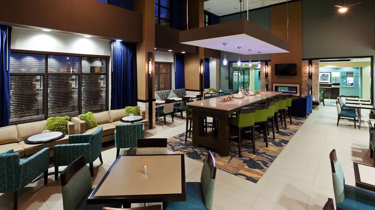 Hampton Inn & Suites Denver/Airport-Gate Lobby