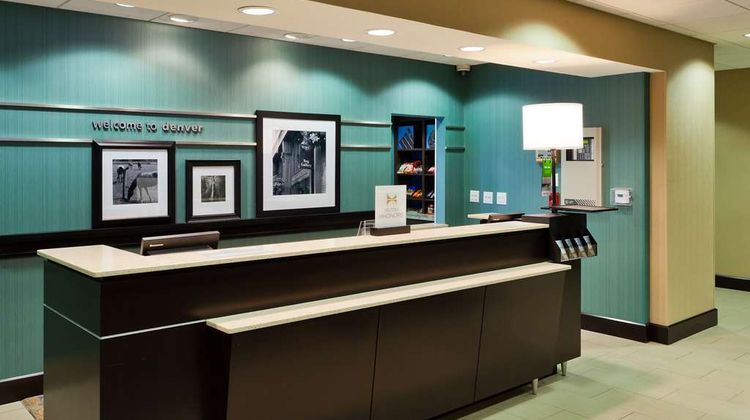 Hampton Inn & Suites Denver/Airport-Gate Lobby