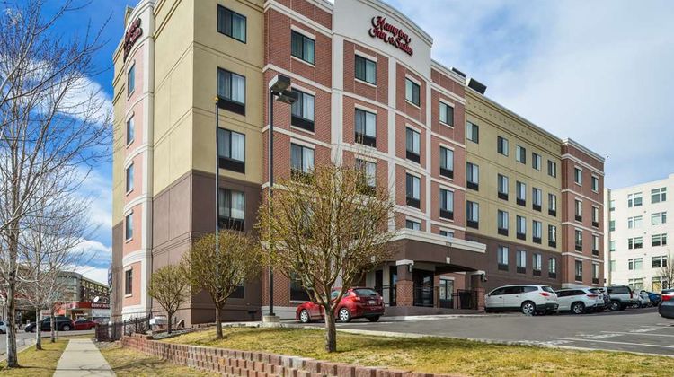 Hampton Inn & Suites Denver-Speer Blvd Exterior