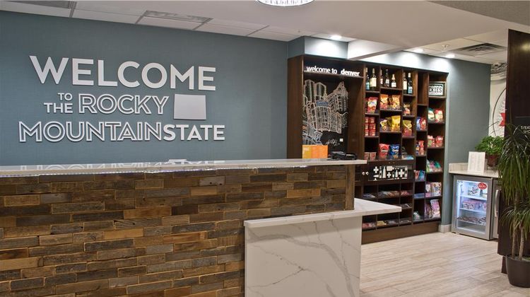 Hampton Inn & Suites Denver-Speer Blvd Lobby