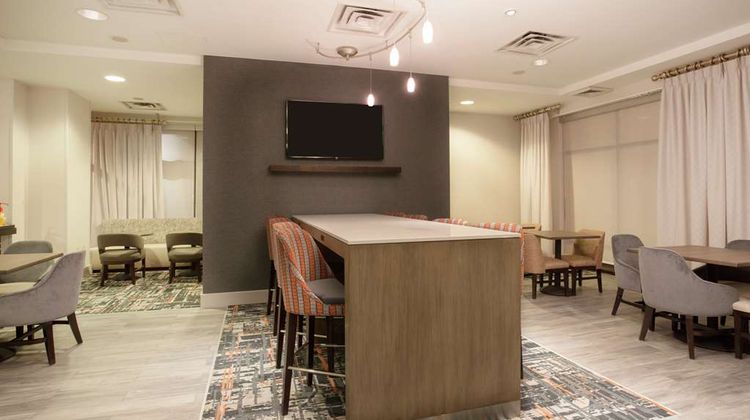 Hampton Inn & Suites Denver-Downtown Lobby