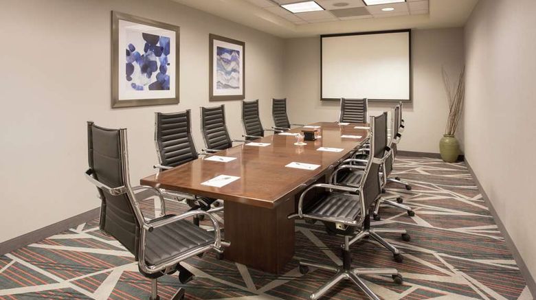 <b>Hampton Inn & Suites Denver-Downtown Meeting</b>. Images powered by <a href="https://iceportal.shijigroup.com/" title="IcePortal" target="_blank">IcePortal</a>.