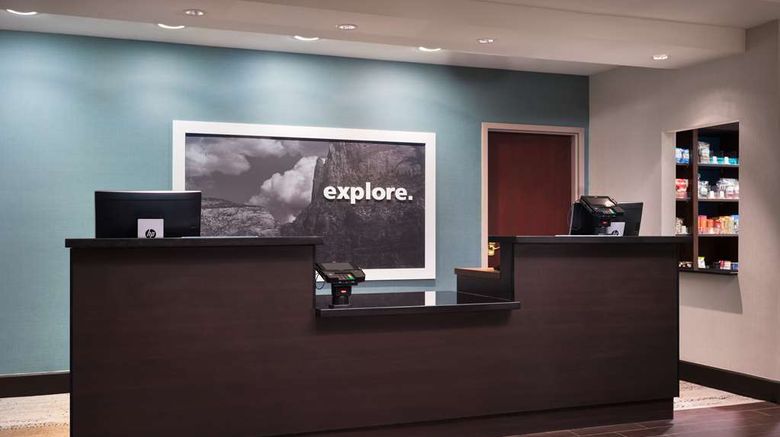 <b>Hampton Inn Denver-West/Golden Lobby</b>. Images powered by <a href="https://iceportal.shijigroup.com/" title="IcePortal" target="_blank">IcePortal</a>.