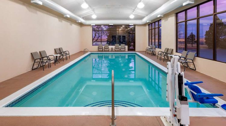 Hampton Inn Denver-International Airport Pool