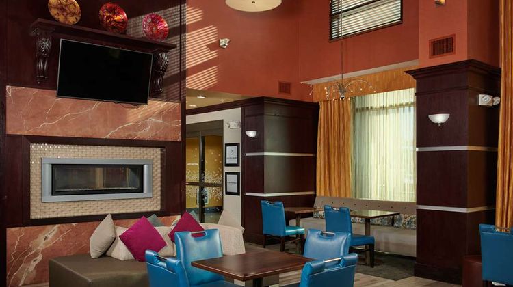 Hampton Inn & Suites Highlands Ranch Lobby