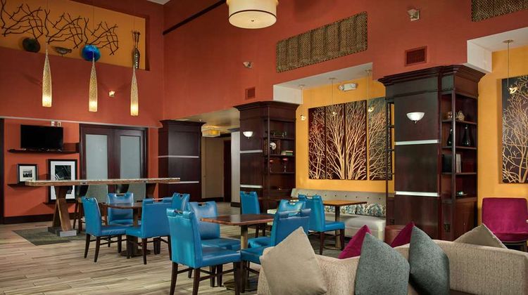 Hampton Inn & Suites Highlands Ranch Lobby