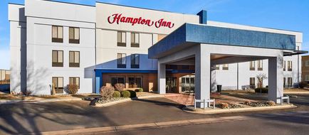 Hampton Inn Longmont Exterior