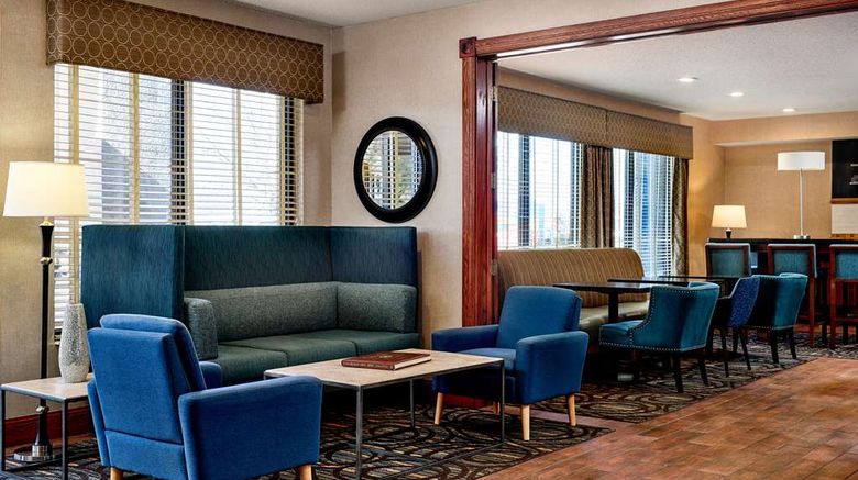 <b>Hampton Inn Longmont Lobby</b>. Images powered by <a href="https://iceportal.shijigroup.com/" title="IcePortal" target="_blank">IcePortal</a>.