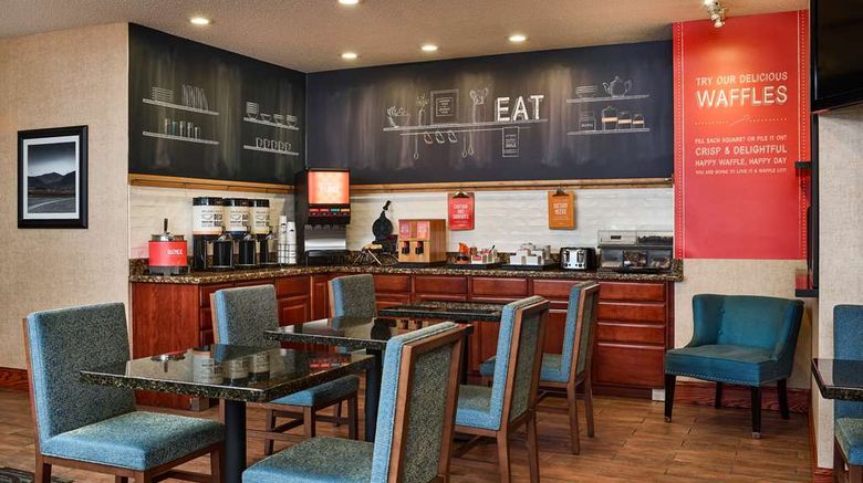 <b>Hampton Inn Longmont Restaurant</b>. Images powered by <a href="https://iceportal.shijigroup.com/" title="IcePortal" target="_blank">IcePortal</a>.