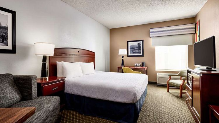 Hampton Inn Longmont Room