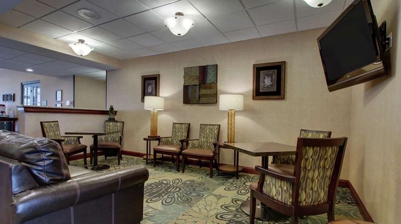<b>Hampton Inn & Suites Denver Littleton Lobby</b>. Images powered by <a href="https://iceportal.shijigroup.com/" title="IcePortal" target="_blank">IcePortal</a>.