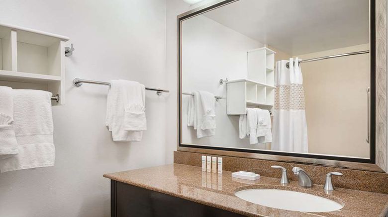 <b>Hampton Inn Boulder/Louisville Room</b>. Images powered by <a href="https://iceportal.shijigroup.com/" title="IcePortal" target="_blank">IcePortal</a>.