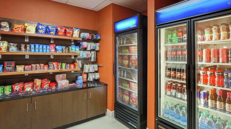 <b>Hampton Inn & Suites Denver Tech Center Restaurant</b>. Images powered by <a href="https://iceportal.shijigroup.com/" title="IcePortal" target="_blank">IcePortal</a>.