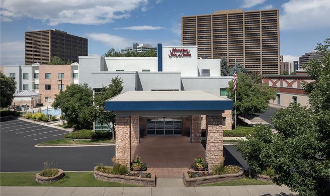 Hampton Inn & Suites Denver Tech Center Exterior