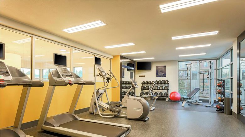 <b>Hampton Inn & Suites Denver Tech Center Health</b>. Images powered by <a href="https://iceportal.shijigroup.com/" title="IcePortal" target="_blank">IcePortal</a>.