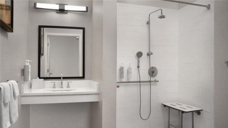 Hampton Inn & Suites Denver Tech Center Room