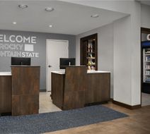 Hampton Inn & Suites Denver Tech Center Lobby