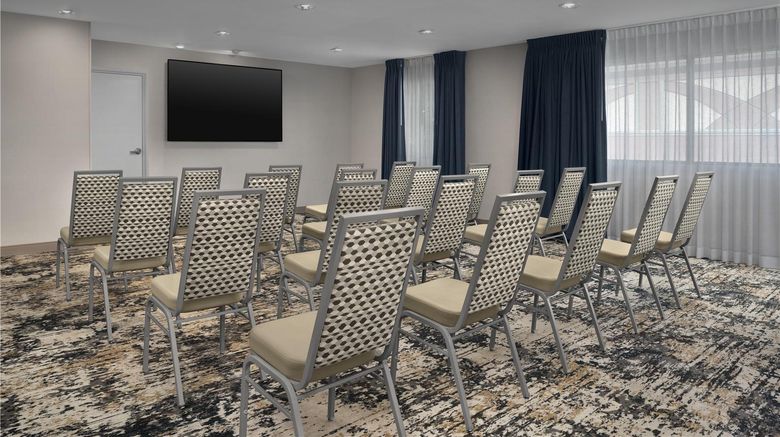 <b>Hampton Inn & Suites Denver Tech Center Meeting</b>. Images powered by <a href="https://iceportal.shijigroup.com/" title="IcePortal" target="_blank">IcePortal</a>.