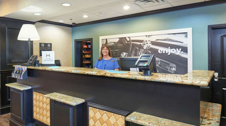 <b>Hampton Inn & Suites Decatur Lobby</b>. Images powered by <a href="https://iceportal.shijigroup.com/" title="IcePortal" target="_blank">IcePortal</a>.