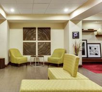 Hampton Inn - Ozark Lobby