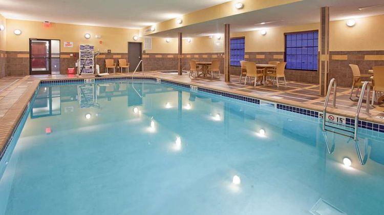 Hampton Inn & Suites Dickinson Pool